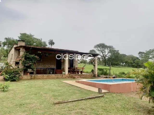 Bella casaquinta con piscina en piribebuy — foto 2
