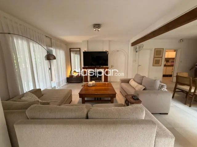 Villa Morra, Carmelitas: Totalmente planta baja, p/ adultos, 3 dormit, jardín, piscina — foto 3