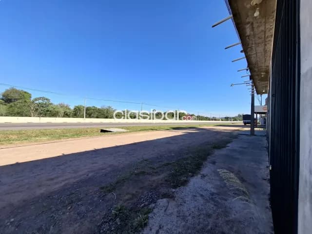 Amplio terreno con 3 salones comerciales — foto 4