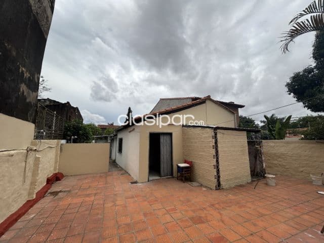 Casa a demoler o refaccionar en Barrio Vista Alegre