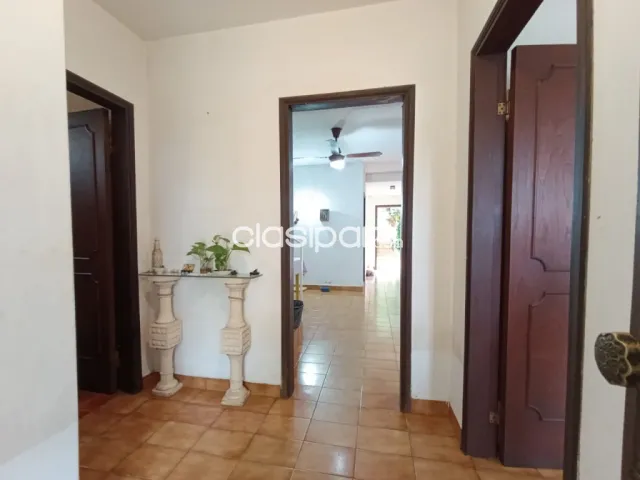 Lambaré! Residencia en amplio terreno con piscina, foto 5