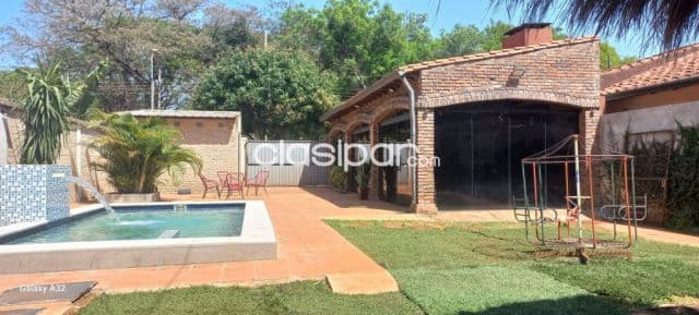 En venta propiedad con rentabilidad en Luque barrio america