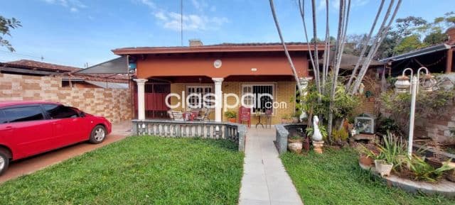 Casa en pleno centro de Encarnación: 4 habitaciones y 3 baños