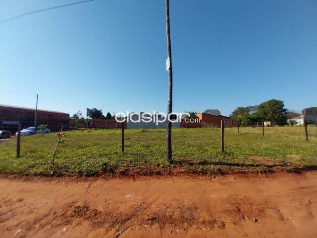 Vendos dos terrenos juntos en laurelty capiata