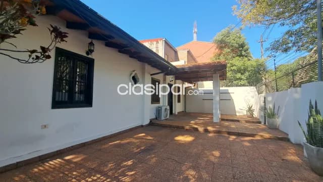 Casa en barrio bernardino caballero — foto 2