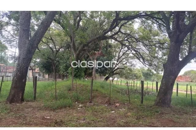 Terreno en esquina ideal para emprendimientos a 2 cuadras de Laguna Grande Zona Pinedo — foto 4