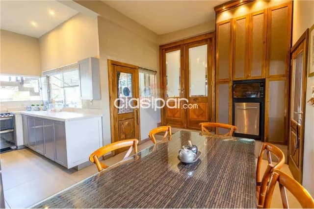 Hermosa Lujosa Residencia en Lambare Zona Yacht y Golf Club, foto 2