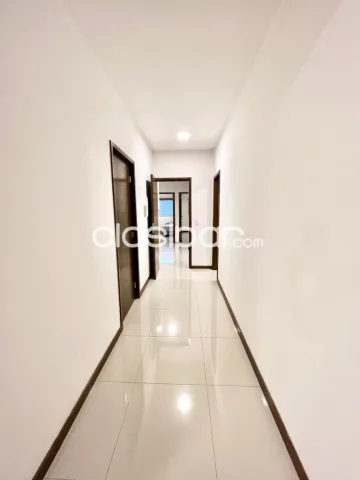 En Venta Departamento Amoblado de 2 Habitaciones - Zona Paseo La Galería V180, foto 3