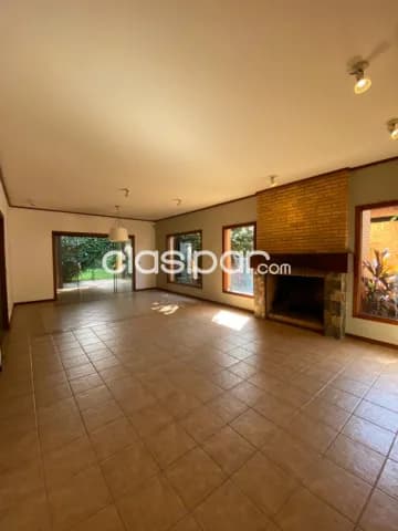 Amplia Casa de 629 m2 en Mburucuyá - LHO7163291 — foto 2