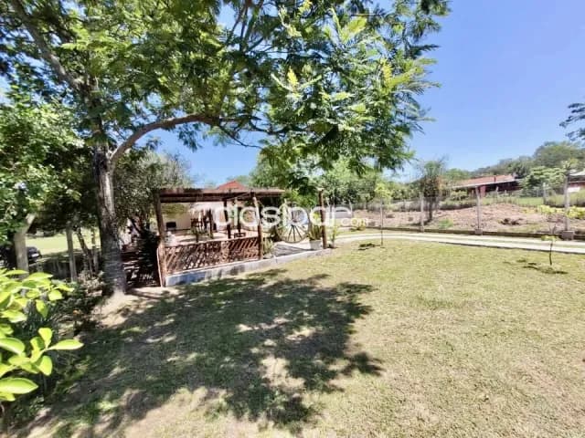 Hermosa casaquinta en aregua-ecos del lago — foto 4