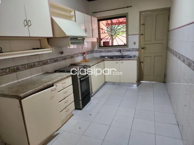 Casa en venta zona 4to barrio Luque — foto 2