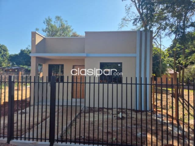 casa a estrenar con amplio terreno en Capiatá, barrio Laurelty