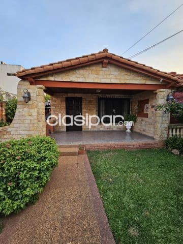 Bº Jara, prox. Brasilia: 400 m2, chalet, 2 dormitorios, amplios ambientes, 3 garages