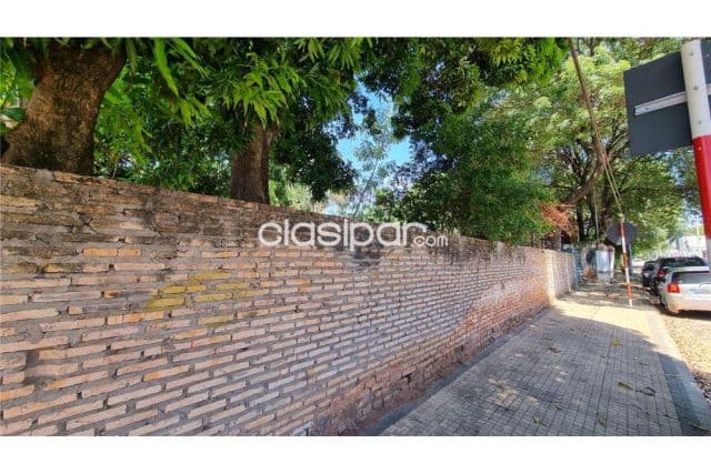 Terreno en esquina barrio mcal. Estigarribia