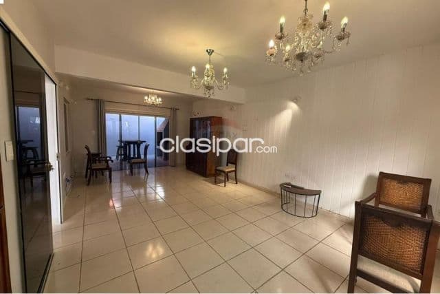 Duplex en Luque - cuarto barrio