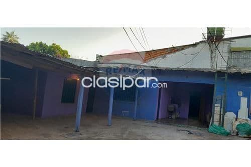 Amplia propiedad de 12 habitaciones c/baño ideal para Renta en Isla Bogado, Luque