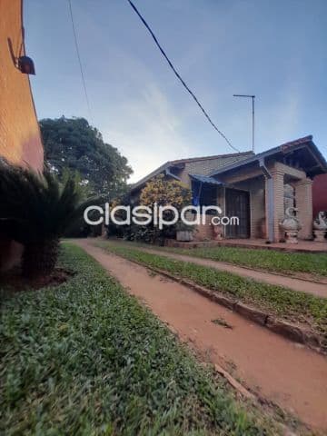 Casa en Luque zona aso de empleados a.j vierci cód. 3435