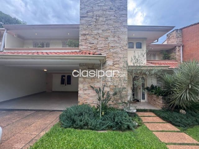 Imponente y lujosa residencia de 3 dormitorios en Las Lomas — foto 1