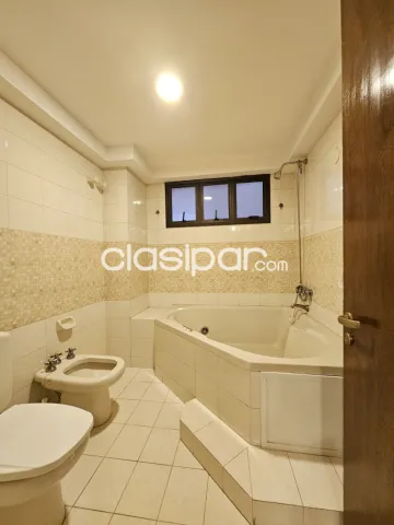 O ALQUILO amplio departamento amoblado de 3 dormitorios suites Las Mercedes A0453, foto 5