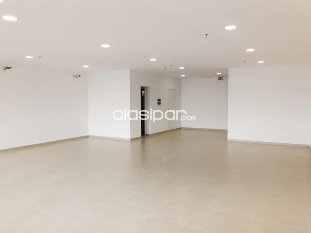 Gran oficina con cochera en elegante edificio — foto 2