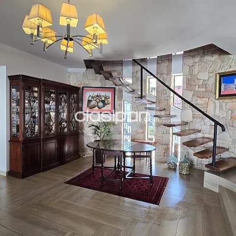 casa de 4 dormitorios en el barrio mariscal López Asunción, foto 5