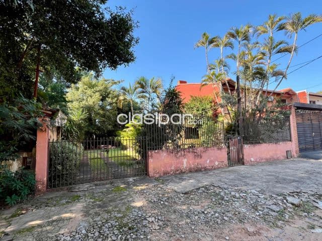 En venta terreno en el barrio mburucuya