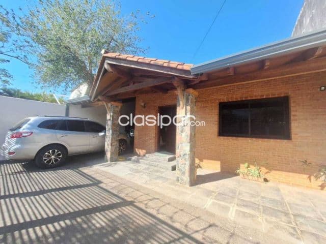 Hermosa casa de 2 dormitorios en barrio hipódromo