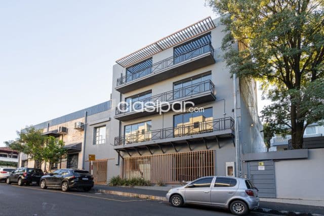 Bº ciudad nueva: Ed. Corporativo en alquiler, 400 m2 + 12 estacionamientos, 17.000.000 gs