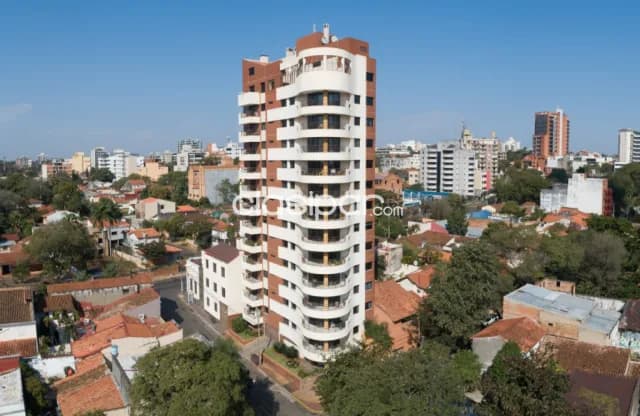 En venta amplio departamento en Las Mercedes Asunción — foto 2