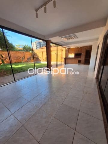 Bella Casa de 3 Dormitorios en Suite, Barrio Las Lomas - CLHO7227910