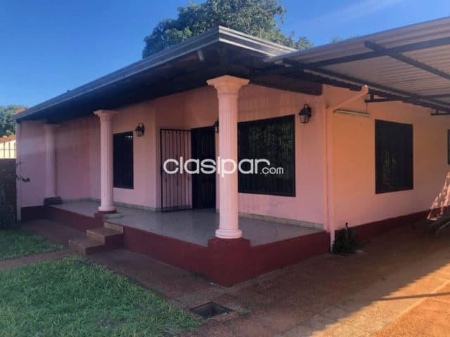 Amplia casa de 3 dormitorios en capiata (ruta d027)