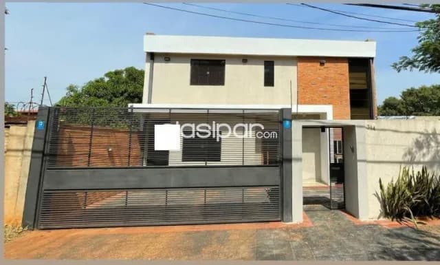 Hermosa casa de 3 dormitorios en Luque, zona de la municipalidad, foto 2