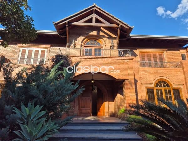 Residencia de lujo en asuncion Carmelitas cod 3102