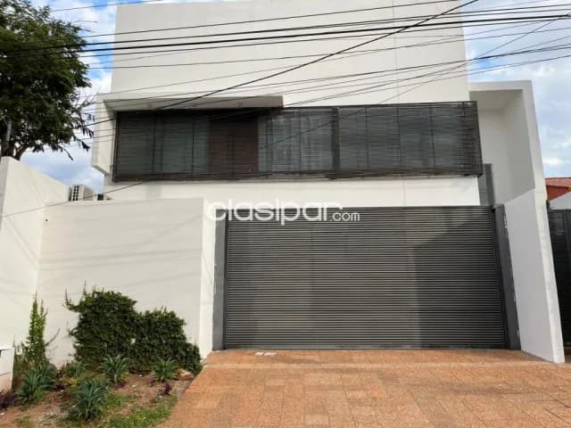 Villa aurelia: Bella residencia amoblada, 3 suites, escritorio, amplio jardín, piscina — foto 2