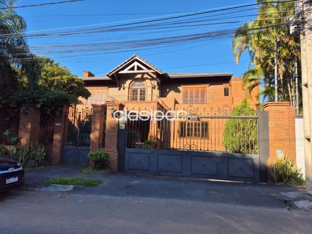 Residencia de lujo en asuncion Carmelitas cod 3102