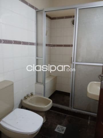 O vendo casa en lambare sobre cacique cod 3190