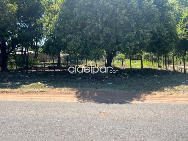 Amplio terreno de 1243m2 en esquina en limpio
