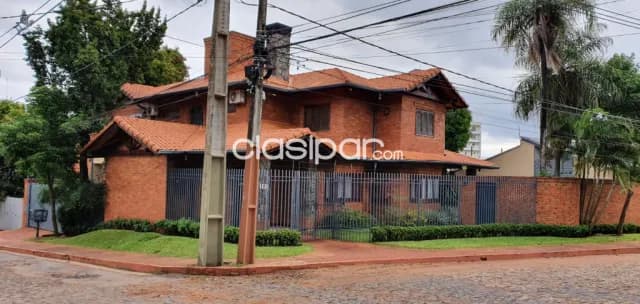 C266. VENDO Casa en el B° Mburucuya. En esquina. A pasos de av Molas Lopez y de Casa Rica, foto 2