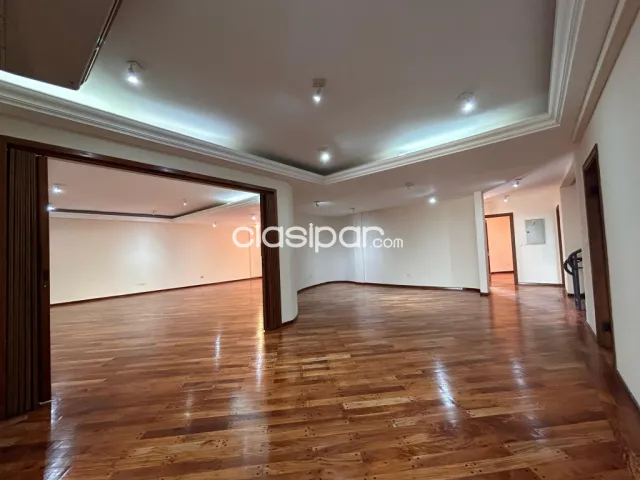 Villa Morra: Elegante residencia p/ vivienda, multinacionales, embajadas, corporativos — foto 3