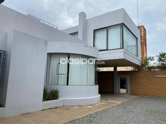 Amplio depósito con cómodos espacios para oficinas en barrio Jara, zona la costa — foto 2