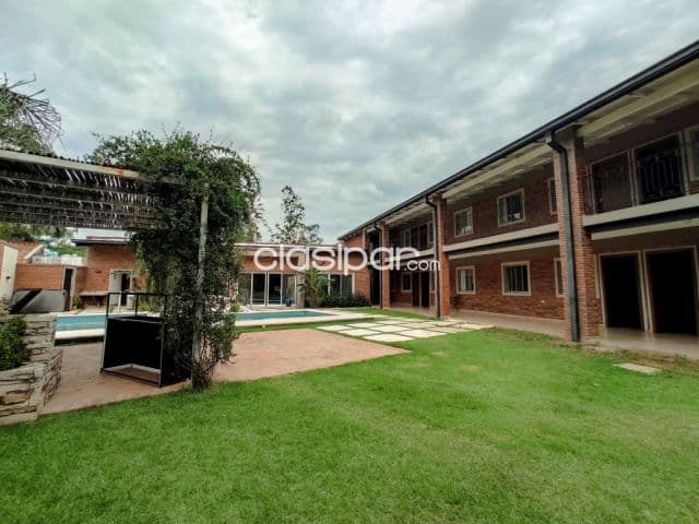 Complejo en venta – San Bernardino – 10 departamentos full equipados