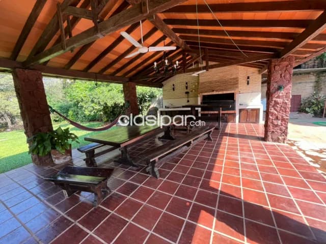 Exclusiva residencia amoblada en Venta. Zona centro de Aregua, foto 5