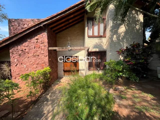 Exclusiva residencia amoblada en Venta. Zona centro de Aregua, foto 3