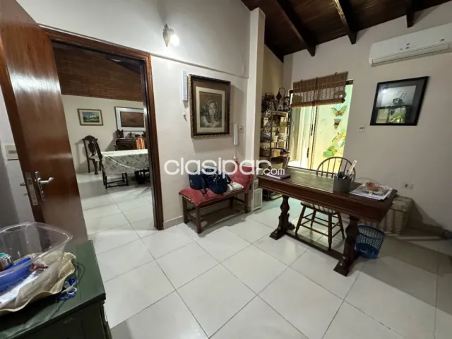 Hermosa casa en barrio ykua sati con ubicación estratégica — foto 4
