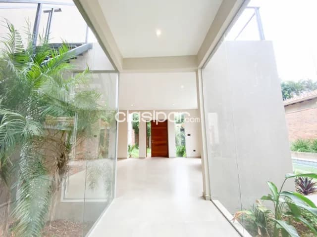 Mburucuyá: Oportunidad! 400 m2, residencia moderna, 3 dormit, jardín, piscina, 360.000 usd — foto 3