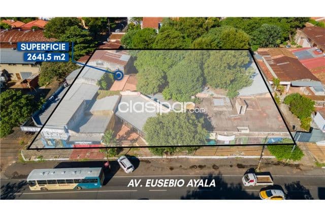 De propiedad comercial en esquina