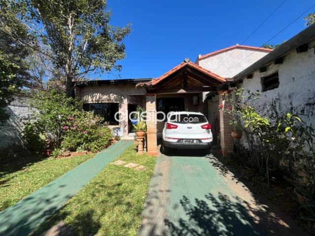 casa en Lambaré paralela a Cacique todo en planta baja