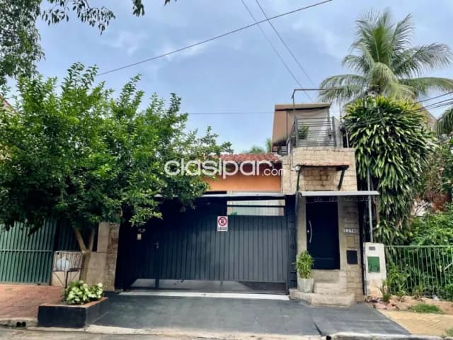 Hermoso chalet de 4 dormitorios en barrio Las Mercedes, ubicación privilegiada!!! — foto 2
