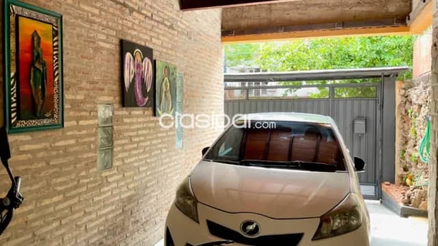 Hermoso chalet de 4 dormitorios en barrio Las Mercedes, ubicación privilegiada!!! — foto 3
