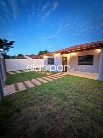 Hermosa casa completamente refaccionada a nueva, en Luque zona palacio de justicia